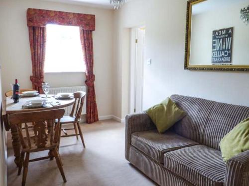 Kemps Eye Cottage - image 12