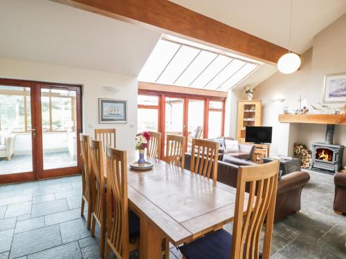 Manaros Cottage - image 3