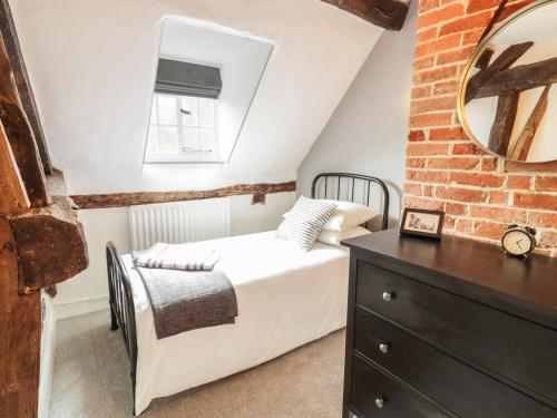4 Masons Court, Warwickshire