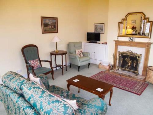 Castle Barton - image 12