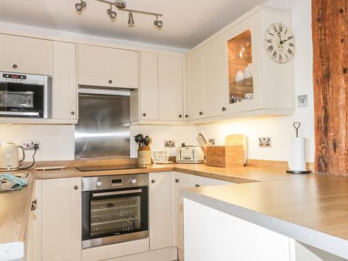 Cottage Val in York Suburbs