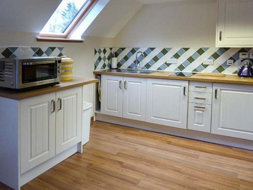 Lakefield Apartment - image 4