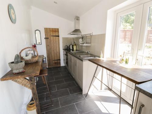 2 Borthwen Cottages - image 10