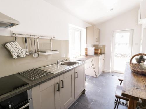 2 Borthwen Cottages - image 3