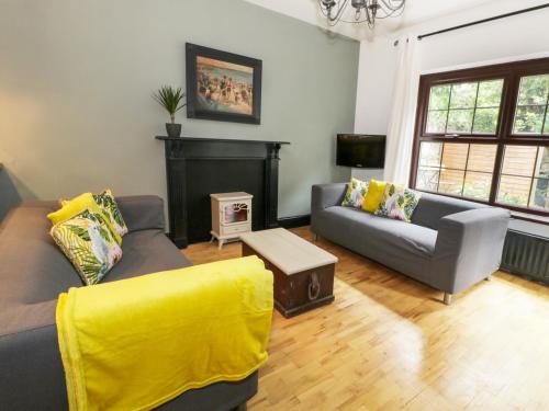4 Wheatsheaf Yard - image 4
