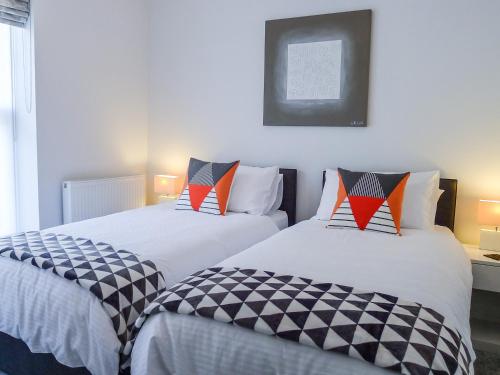 5 Arlington Villas - image 2