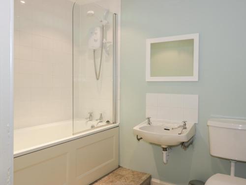 Housekeeper's Rooms - image 11