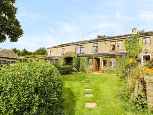 Upper Highlees Farm - Luddenden Foot