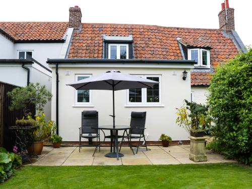 Mrs Dale's Cottage 3