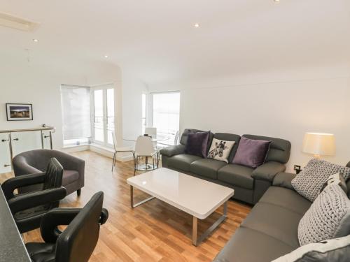 7 Marina View - image 6