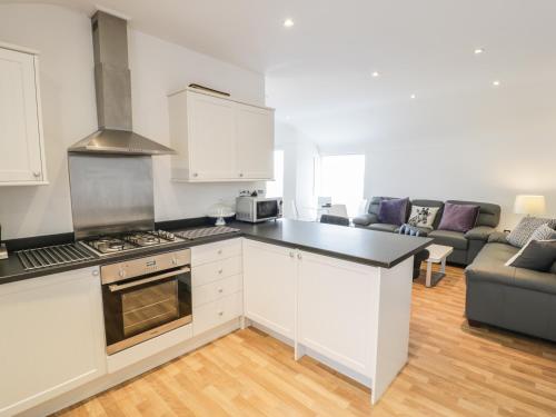 7 Marina View - image 11