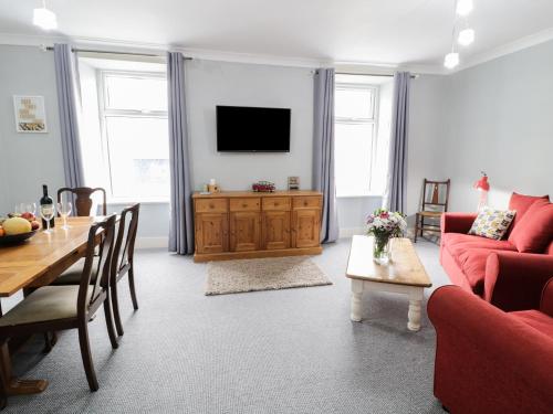 K&S Apartment - image 10