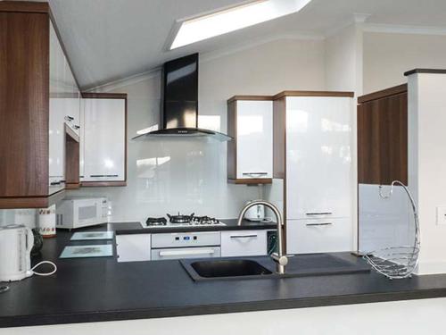 Westview Weston-super-Mare - image 11