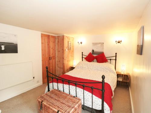 Holly Cottage Matlock - image 5