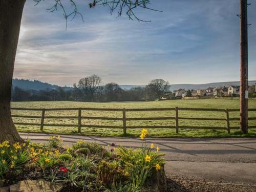 Beacon Cottage Ilkley - image 8