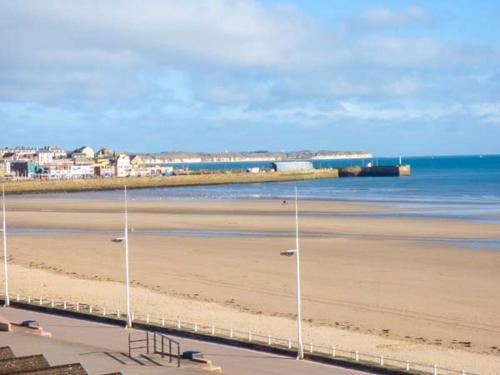 Flat 3 Bridlington - image 2