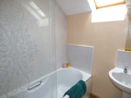 Stable Cottage Pickering - image 13