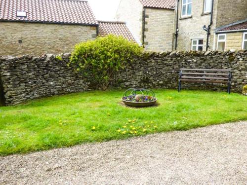 Stable Cottage Pickering - image 11