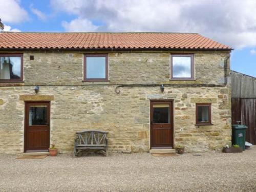 Stable Cottage Pickering - image 13