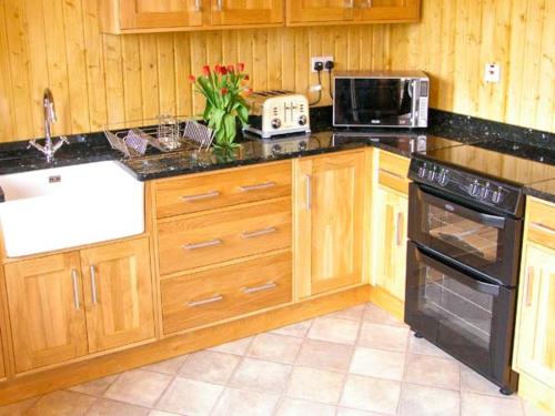 Lake View Lodge Shepton Mallet - image 7
