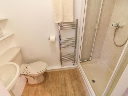 Whitefriars Lodge Settle - image 4