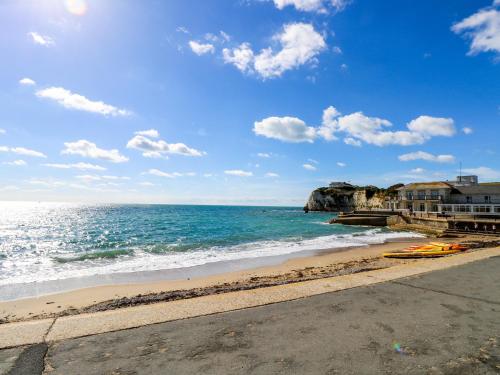 Fieldside in Totland