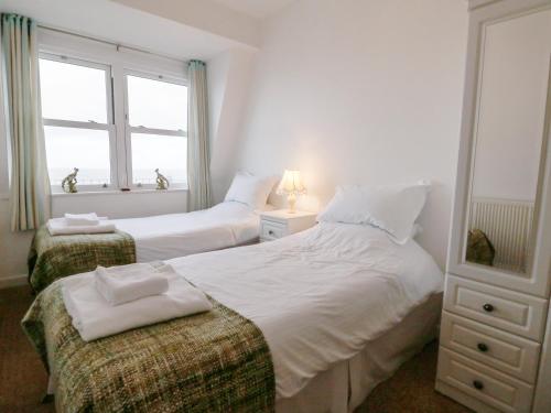 10 Oceanside Ilfracombe - image 14