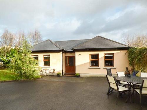 B&B Dundrum - 5 Kilnamanagh Manor - Bed and Breakfast Dundrum