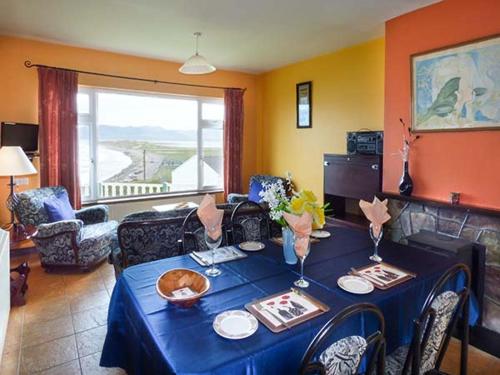 Rossbeigh Beach Cottage No 6 in Kerry