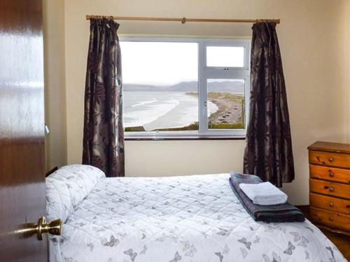 Rossbeigh Beach Cottage No 6 in Kerry