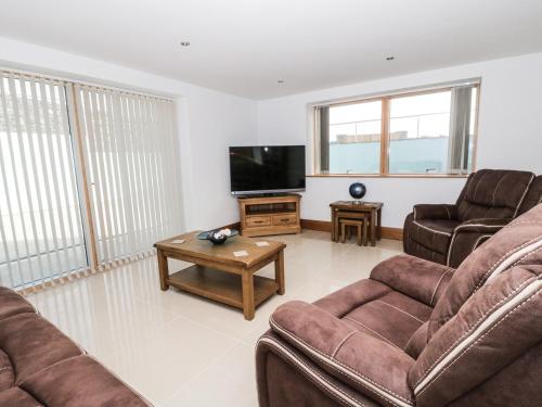 Beach House Apartment Tyn-y-Gongl - main image