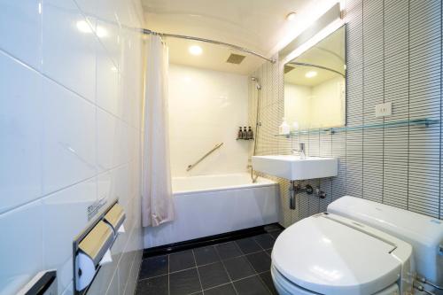 Standard Twin Room - Non-Smoking image 6