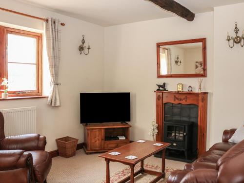 Shire Cottage at Top Butterley Farm Chesterfield - image 4