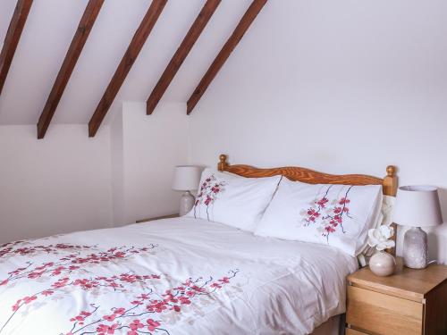 Shire Cottage at Top Butterley Farm Chesterfield - image 3