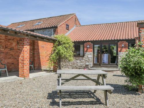 Meadow Cottage York - image 8