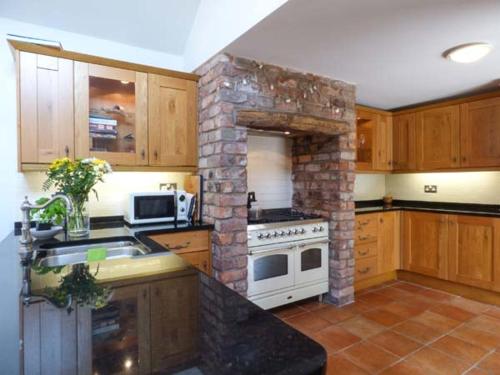 The Hideaway Carnforth - image 8