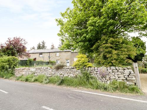 2 Redeswood Cottages