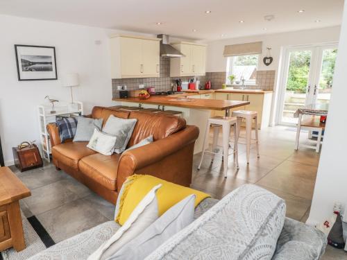 54 The Moorings Cardigan - image 4