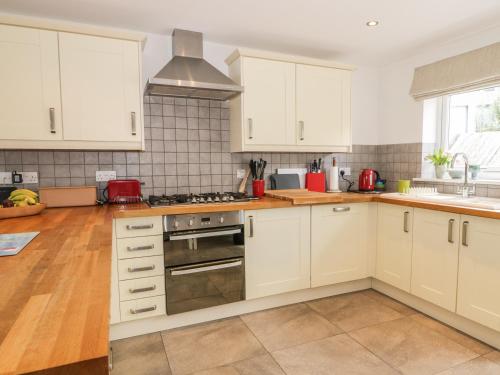 54 The Moorings Cardigan - image 6