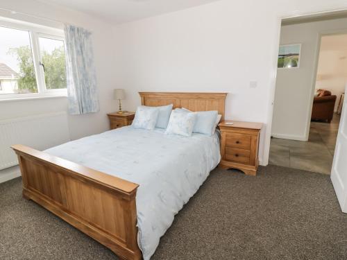54 The Moorings Cardigan - image 2