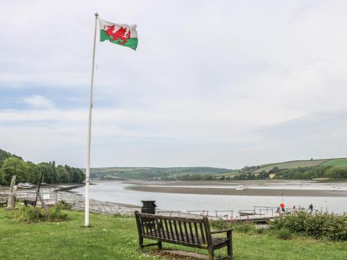 54 The Moorings Cardigan - image 10