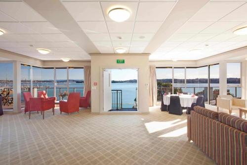 VR Takapuna - Photo 5 in Auckland, New Zealand