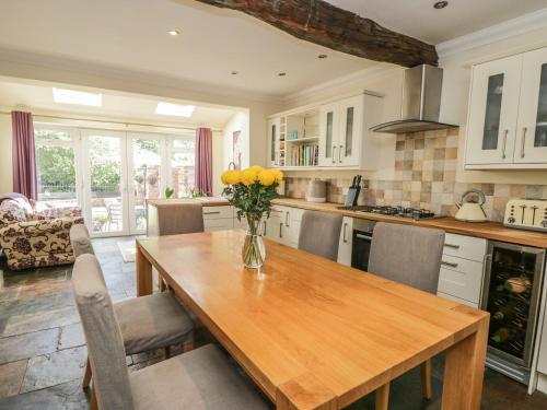 Tree Top Cottage Ripon - image 10