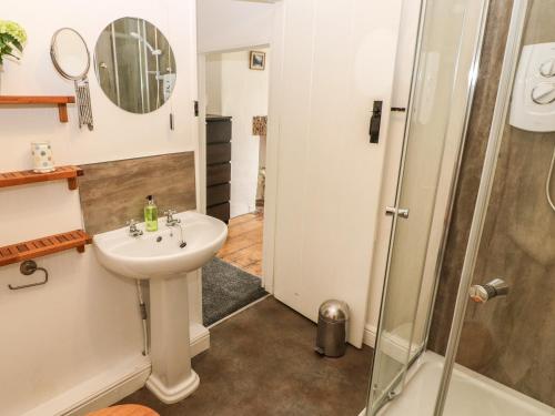 Callow Cottages Ashbourne - image 5