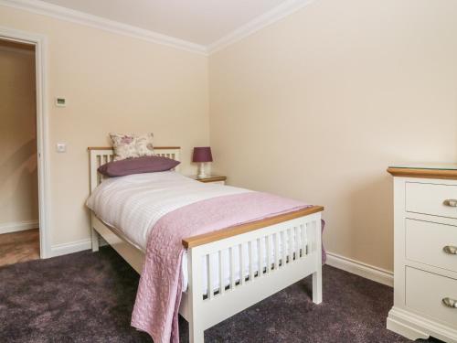 Burnside Cottage Portree - image 12