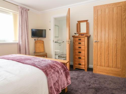 Burnside Cottage Portree - image 10