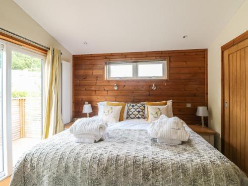 5 Faraway Fields Liskeard - image 10