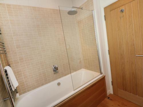 6 Streamside Looe - image 11