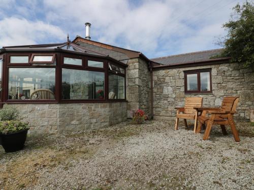 Sheila's Cottage Penryn - image 9