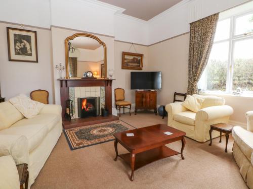 Godscroft Hall Frodsham - image 14